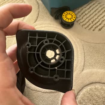 Dayanıklılığı Sıfır: Yeni Valizim Dağıldı!