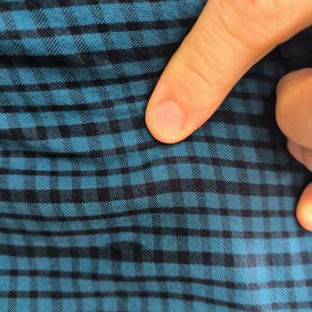 Defolu Gömlek Ve İlgisiz Müşteri Hizmetleri Şoku