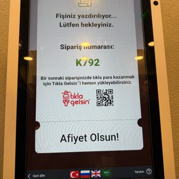 Burger King'de Maç Öncesi Sipariş Kaosu: Ürünlerimizi Alamadan Ayrıldık