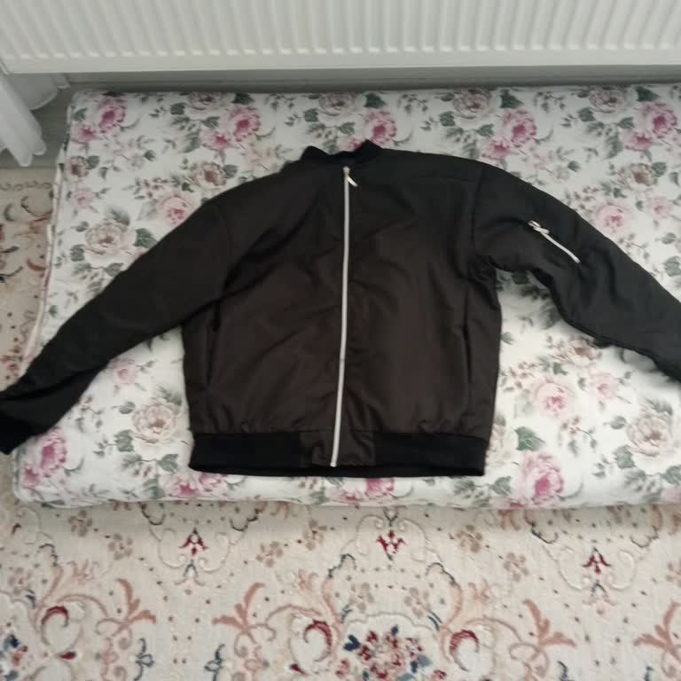 Cross Butik (Instagram: Crosbutikk) Yanıltıcı Ürün Ve Yüksek Kargo Ücreti Şikayeti