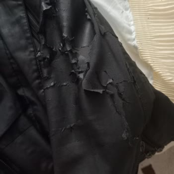 Deri Ceketimde Beklenmedik Soyulma Problemi