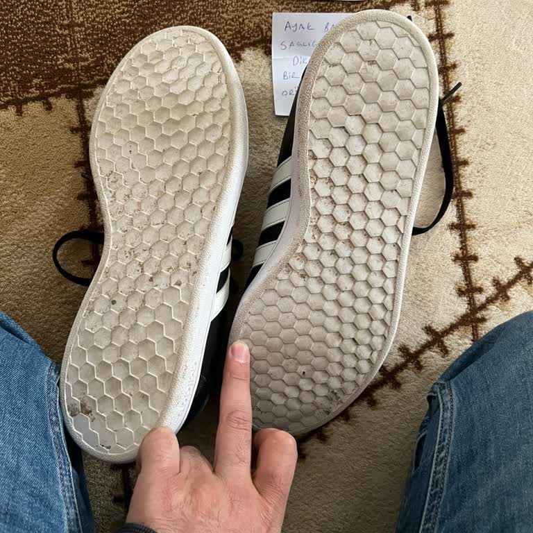 adidas Sent Me Used Grand Court SE Shoes With Dirt Odor and Wear Marks