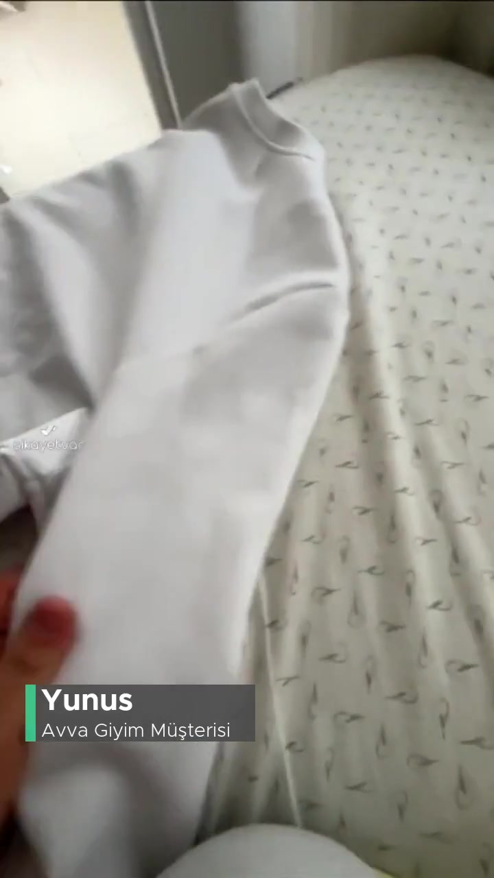 Avva Giyim Dökülen Bir Şeyin Üzerinden Çıkmaması videonun kapak resmi