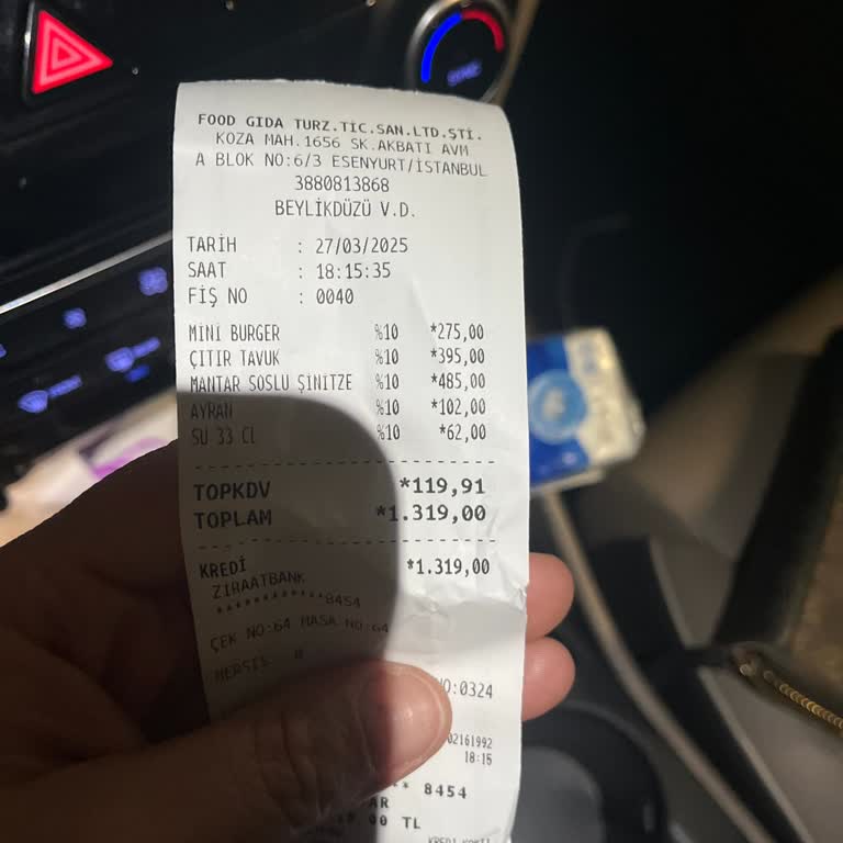 The Food Lounge Bozuk Tavuk Ve Kokan Çıtır Parçalar Servis Edildi!