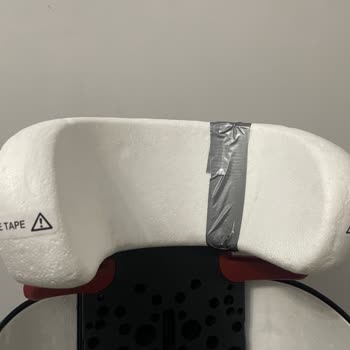 Besafe izi Flex Fix: Трещины на подголовниках автокресла