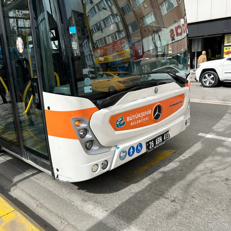 Otobüs Şoförünün Tehlikeli Ve Saldırgan Davranışları