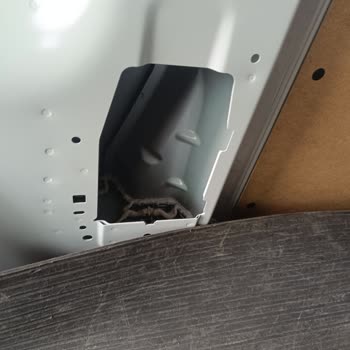 Sıfır Araçta Eksik Parçalar Ve Bayinin Yanıltıcı Cevabı