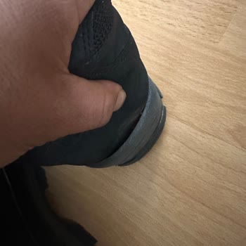 Highland Creek Botlar Su Alıyor Ve Yanlardan Açılıyor