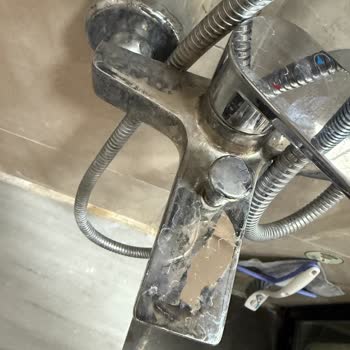 Diversey Taski Clonet Extra İle Musluk Kararma Sorunu