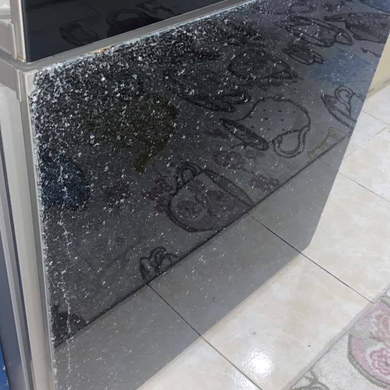 Buzdolabı Camı Kırıldı, Garanti Sorunu Yaşanıyor