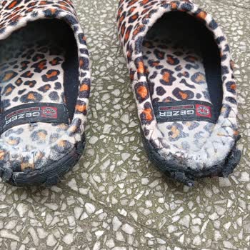 Gezer Terliklerde Kalite Sorunu: Tabanlar Parçalanıyor