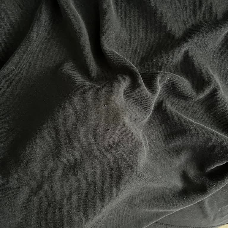 Mavi Mağazasından Aldığım T-shirt İlk Yıkamada Delindi