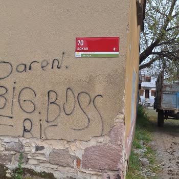 Paslı Spor Aletleri Kullanılamaz Durumda