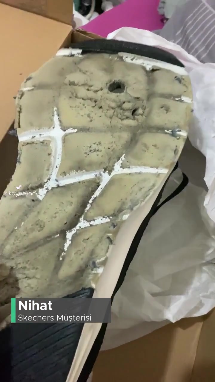 Skechers Ayakkabının Tabanının Parçalanması! videonun kapak resmi