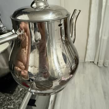 Çaydanlıkta Kalıcı Lekeler Ve BİM'in İlgisizliği