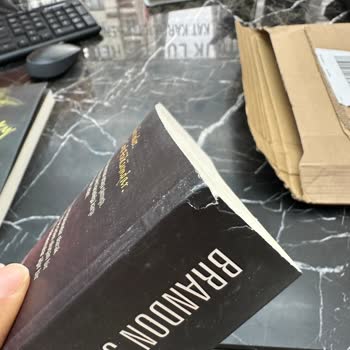 Amazon'dan Aldığım Kitaplar Sürekli Hasarlı Ve Orijinal Değil