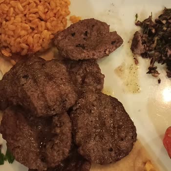 Bayat Ekmek Ve Pişmemiş Köfte İle Hayal Kırıklığı