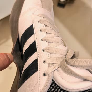 Adidas Ayakkabıda Kalite Sorunu Ve Orijinallik Şüphesi