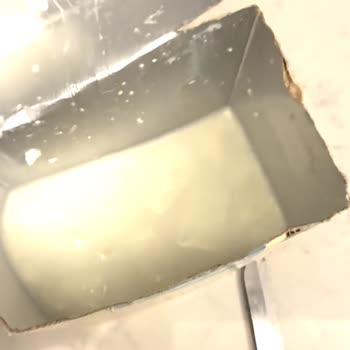 Son Kullanma Tarihi Geçmemiş Süt Bozuk Çıktı!