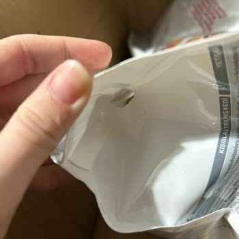 Markamama.com.tr Delik Paketle Gelen Kedi Maması Hayal Kırıklığı