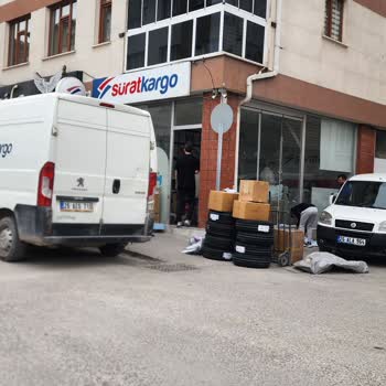 Kayıp Kargolar Ve Yanıltıcı Bilgilendirme: Sürat Kargo Tepebaşı Şubesi'nde Yaşanan Sorunlar