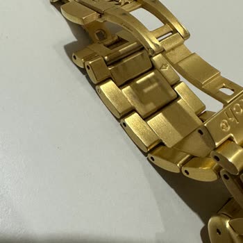 Swatch часы: изменение цвета и проблемы с обслуживанием