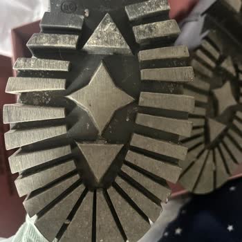 Giyilmiş Ayakkabı Ve Kaba Müşteri Hizmeti