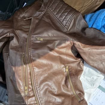 Mango Deri Ceketin Kalitesi Hayal Kırıklığı Yarattı!