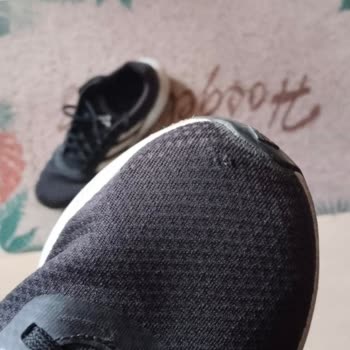 Adidas Ayakkabıda Kalite Hayal Kırıklığı: Müşteri Hizmetleri Sessiz