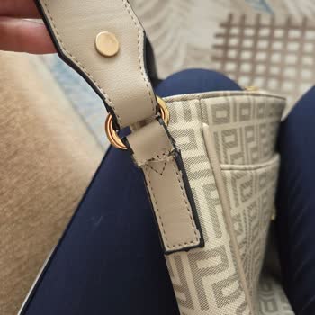 PaulMark Çanta Hayal Kırıklığı: Yırtılan Deri Ve İlgisiz Hizmet