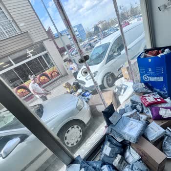 İlgisiz Ve Dağınık Kargo Şubesi Deneyimi