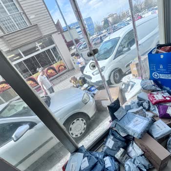 İlgisiz Ve Dağınık Kargo Şubesi Deneyimi