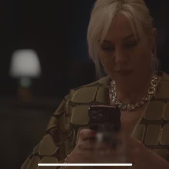 İphone 16 Pro'da Video İzlerken Ekran Soluklaşma Sorunu