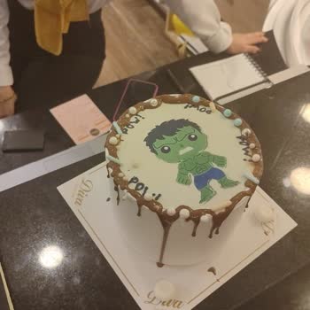 Yanlış Ve Hasarlı Pasta Teslimatı