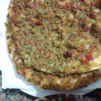 Pekfood Lahmacundan Çıkan Hamam Böceği Şoku