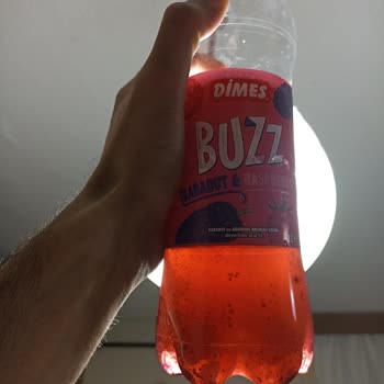 Dimes Buzz İçecekte Garip Madde Şoku