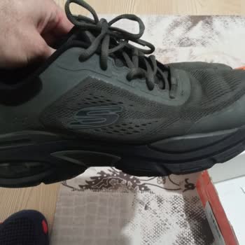 Skechers Ayakkabı Tabanı 1 Yıl Dolmadan İkiye Ayrıldı