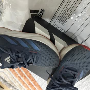 Adidas Ayakkabıda Hızlı Deformasyon Ve Yetersiz Müşteri Hizmeti