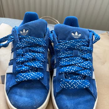 Adidas Ayakkabıda Renk Atma Sorunu