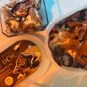 Hijyen Skandalı: Dondurmadan Saç Çıktı!