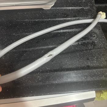 Bosch Su Borusu Patlamasıyla Evi Su Bastı