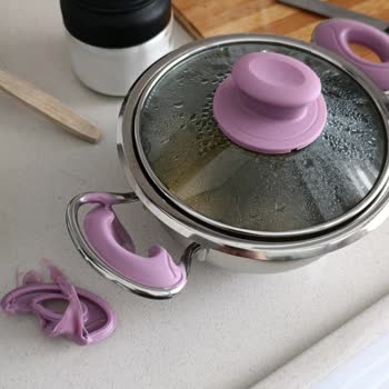 Güvenle Alınan Tencere Seti Hayal Kırıklığı Yarattı: Acil Çözüm Bekleniyor