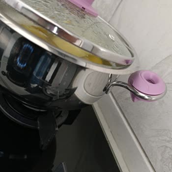 Güvenle Alınan Tencere Seti Hayal Kırıklığı Yarattı: Acil Çözüm Bekleniyor