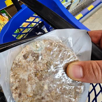 Marketlerde Küflü Et Satışı: Denetim Eksikliği Ve Tüketici Mağduriyeti