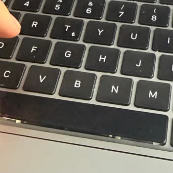 Yetkili Serviste MacBook Air Sorunları Ve Müşteri Hizmetleri Hayal Kırıklığı