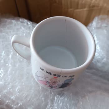 Kırık Fincan Takımı Ve İlgisiz Müşteri Hizmeti