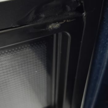 Samsung Mikrodalga Fırında Erime Ve Delik Sorunu