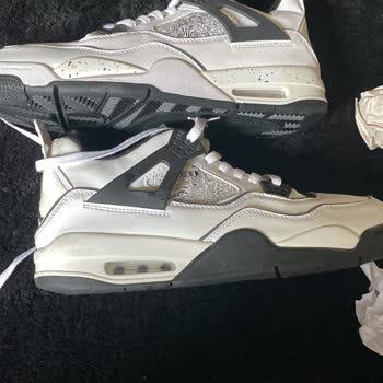 Aldatıcı Ayakkabı Alışverişi: Yırtık Ve Lekeli Ürünler