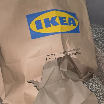 Dayanıksız IKEA Çantaları Yüzünden Ziyan Olan Tabaklar