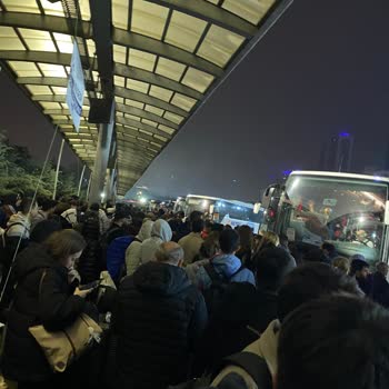 Beklediğimiz Otobüs Gelmedi, Mağdur Edildik